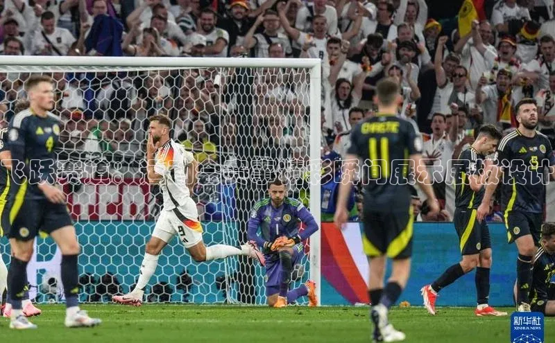 飞跃赛道：运动会赛事精彩瞬间展示展板设计